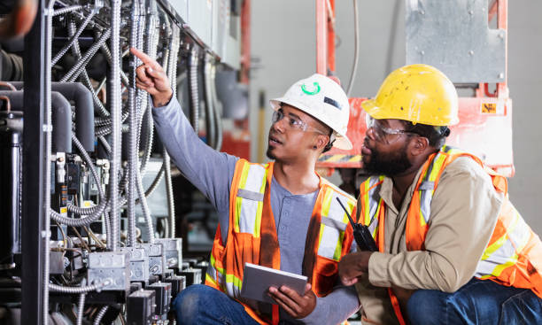 Best Circuit Breaker Repair  in Lyons, OR